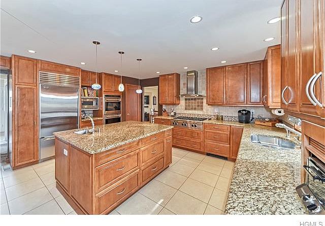 1st image of 31 Long Meadow Dr
