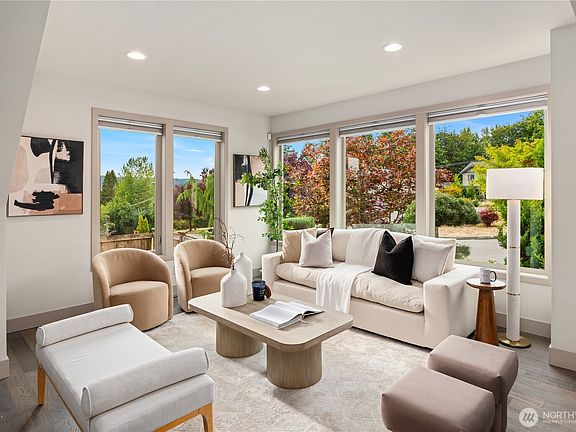5th image of 26505 NE Kennedy Drive