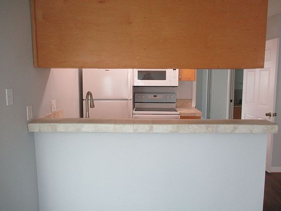 3rd image of 2228 Chatsworth Blvd APT 1