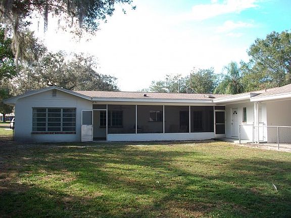 3rd image of 434 Pinehurst Ave
