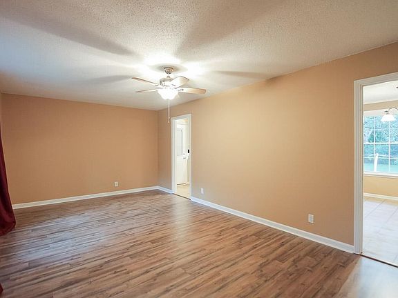 2nd image of 211 Maplewood Dr