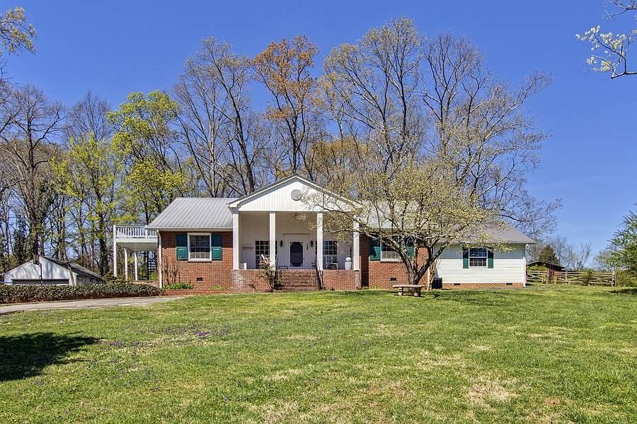 1st image of 120 Country Club Rd