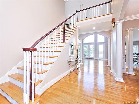 4th image of 9216 Sherbourne Ln