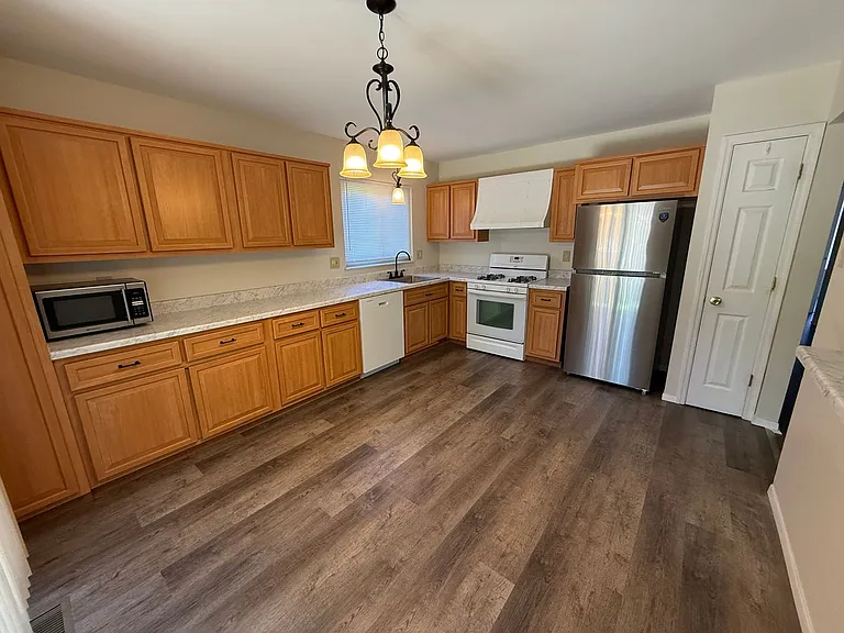 17 Hurstfield Ct — Photo 11