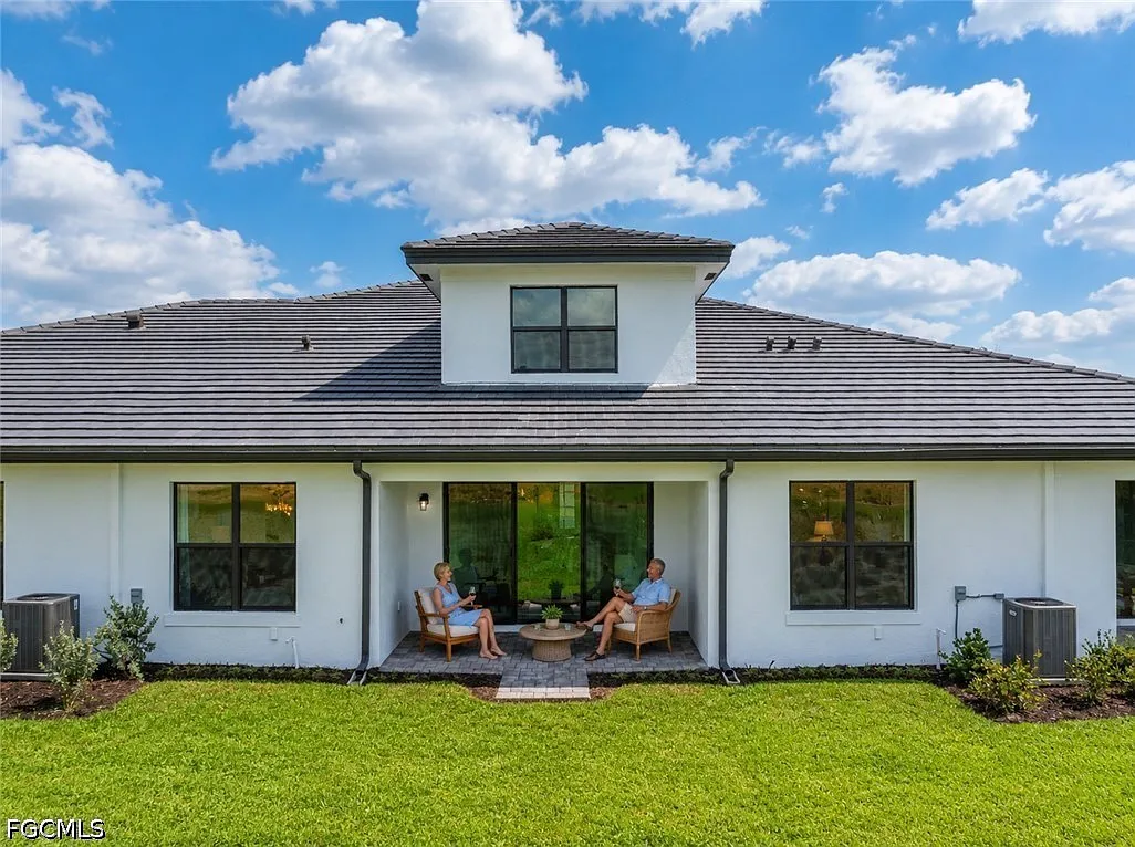 3 bed, 2.5 bath, 2043 sqft, $3,050 — Photo 4