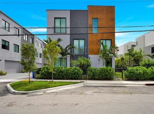 914 NE 4th St, Fort Lauderdale, FL 33301