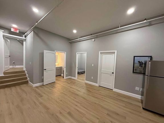 5th image of 123 E Broadway St #204