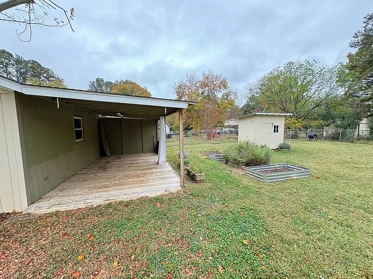 1505 Foxwood Dr — Photo 9