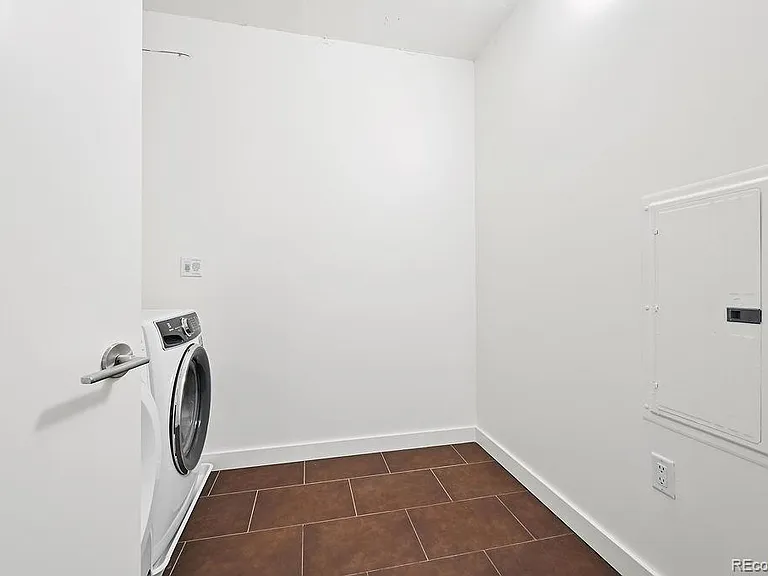 1750 Wewatta St #1121 — Photo 23