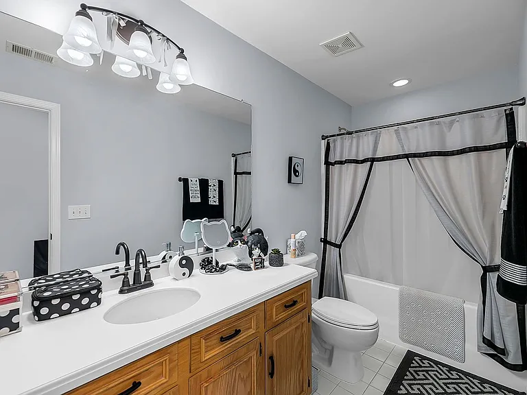 8725 Evangeline Dr — Photo 28