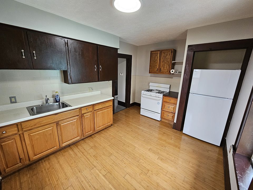 2nd image of 103 Oakwood St APT 3