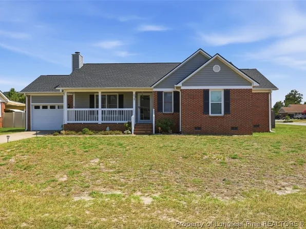 627 Sunnybrook Dr, Hope Mills, NC 28348