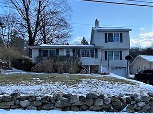 5 Fernwood Ave, Stockholm, NJ 07460