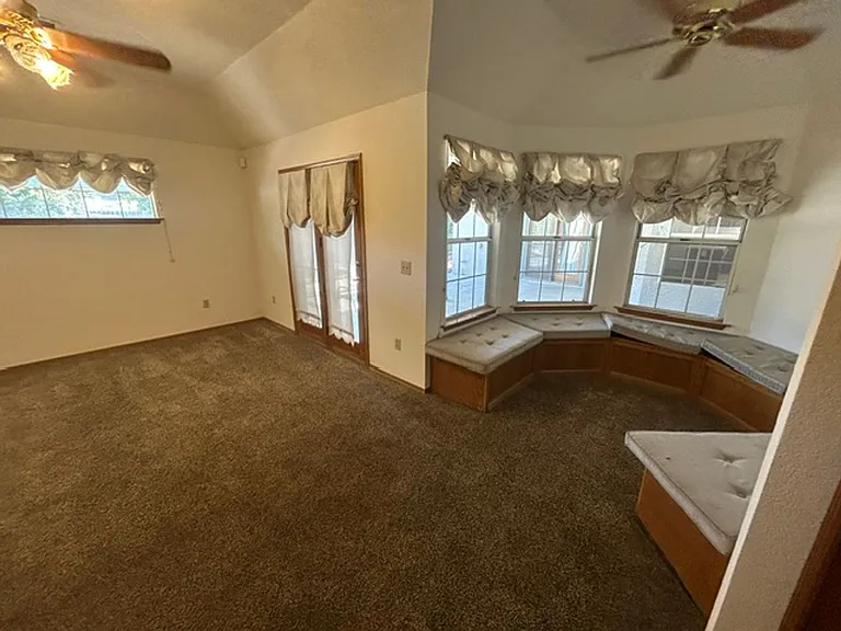 5730 W Laura Ct — Photo 27