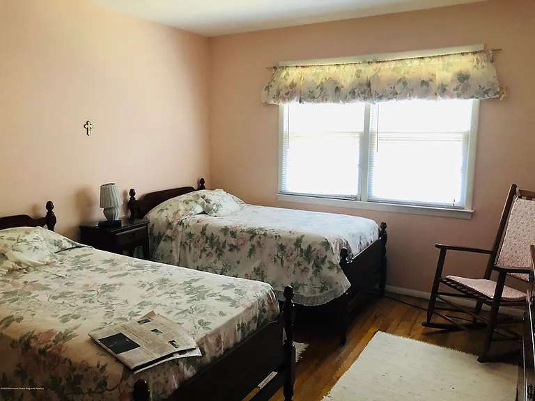 814 Shore Rd — Photo 14