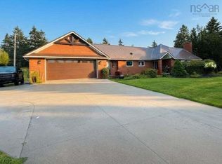 411 Mountain Rd, New Glasgow, NS B2H 3X4