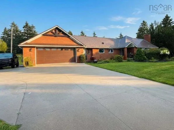 411 Mountain Rd, New Glasgow, NS B2H 3X4