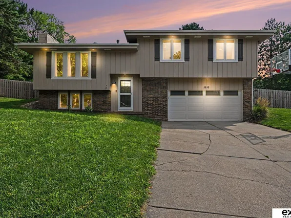 1616 S 162nd Cir, Omaha, NE 68130