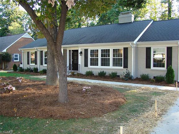 2nd image of 3004 Northampton Dr