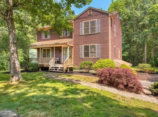 8 Sears Island Dr, Lakeville, MA 02347