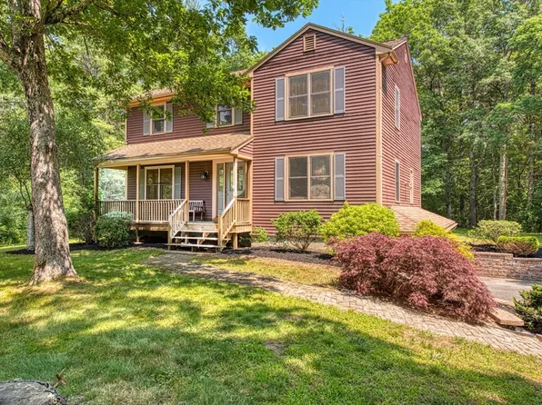 8 Sears Island Dr, Lakeville, MA 02347