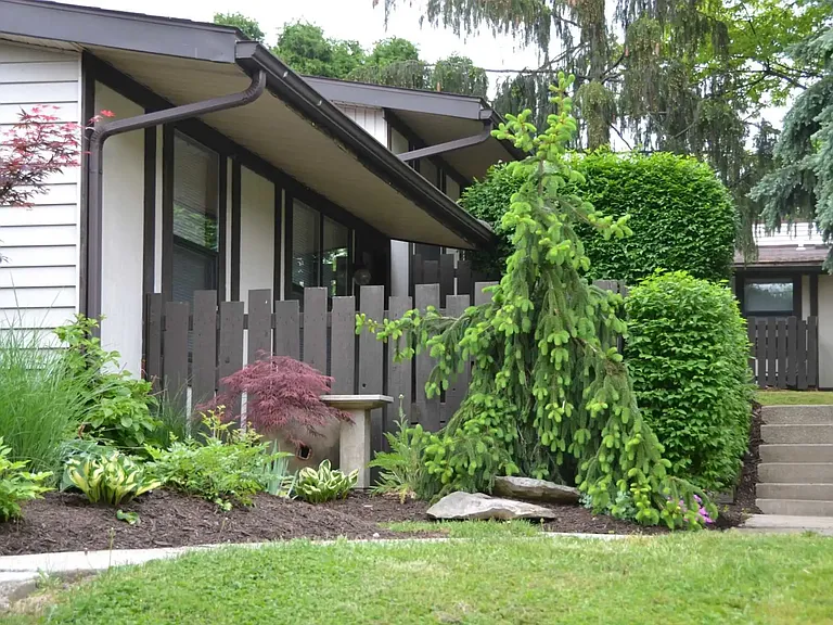 Rowanoake Apartments — Photo 10