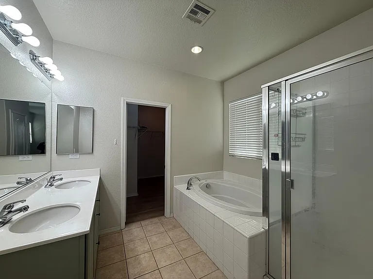2751 Garnet Ln — Photo 12