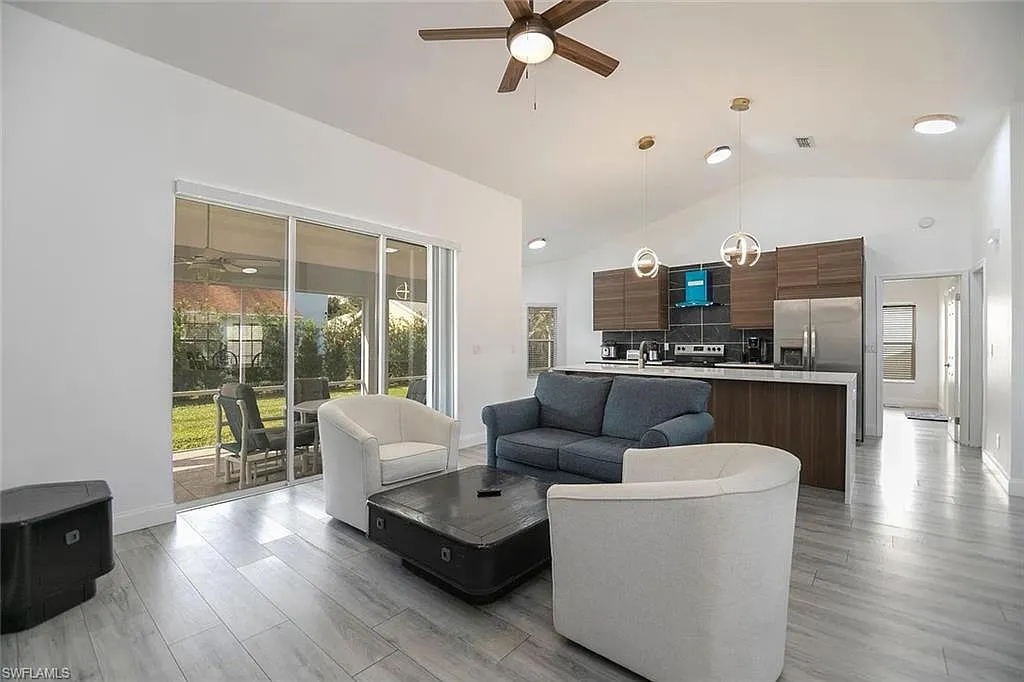 3 bed, 2.0 bath, 1495 sqft, $3,500 — Photo 4