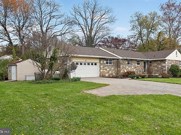 3rd image of 65 Russell Rd