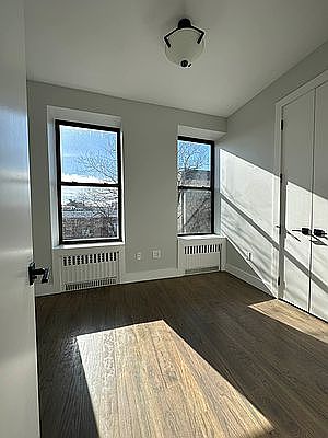 2nd image of 409 Chauncey St #2A