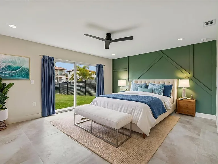 3921 Versailles Dr — Photo 12