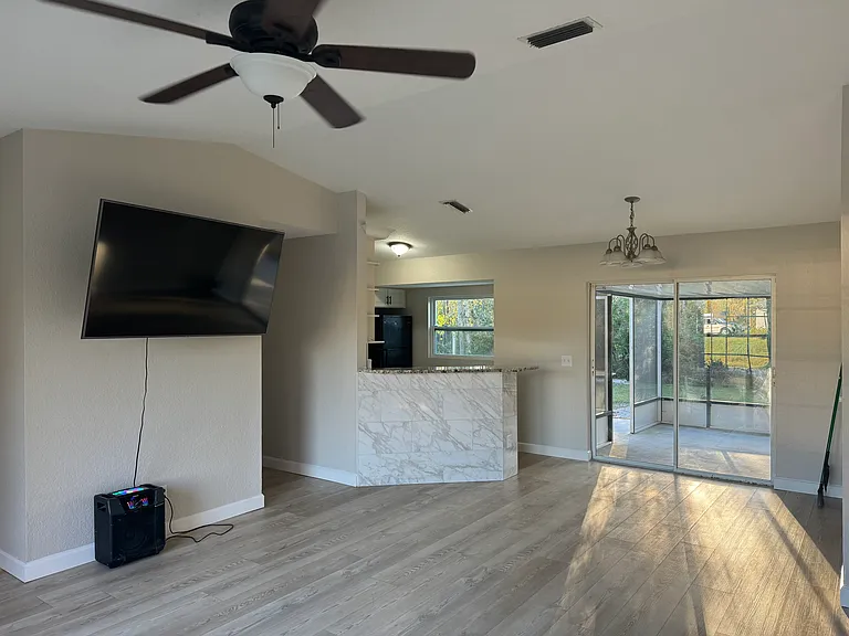 5323 Hoffman St — Photo 8