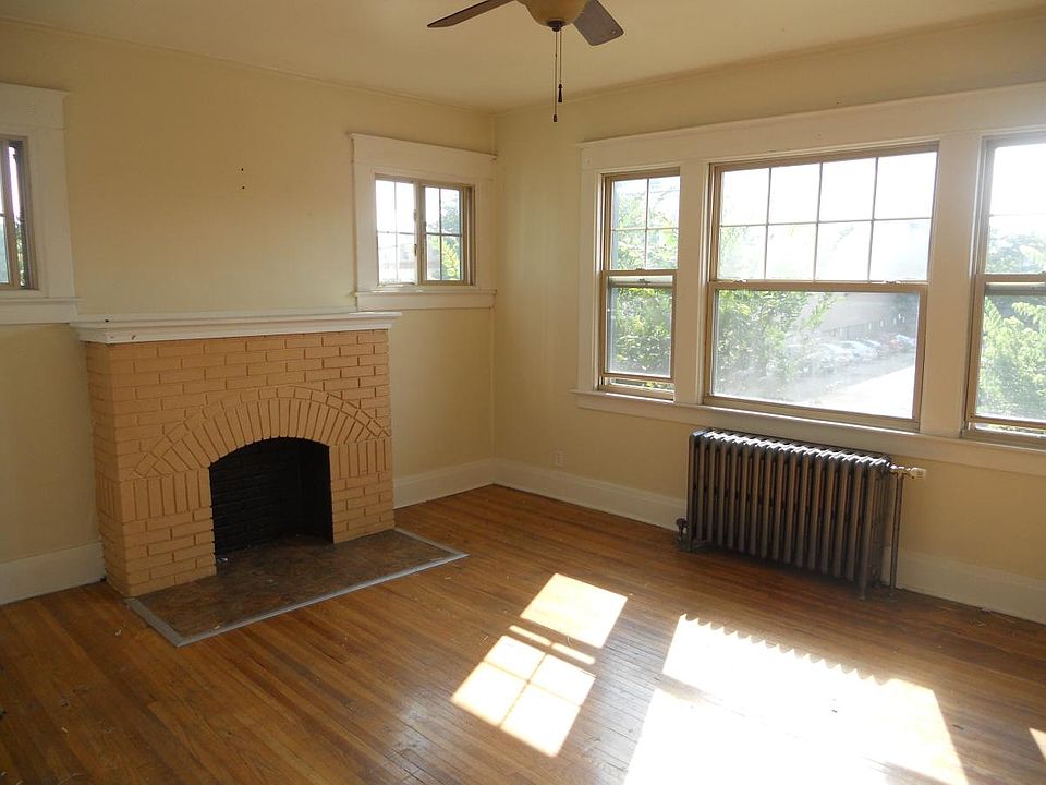 1st image of 2730 Main St APT 18