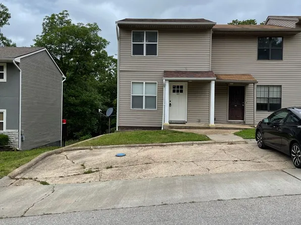 136 Vickie Lynn Ln APT D, Saint Robert, MO 65584