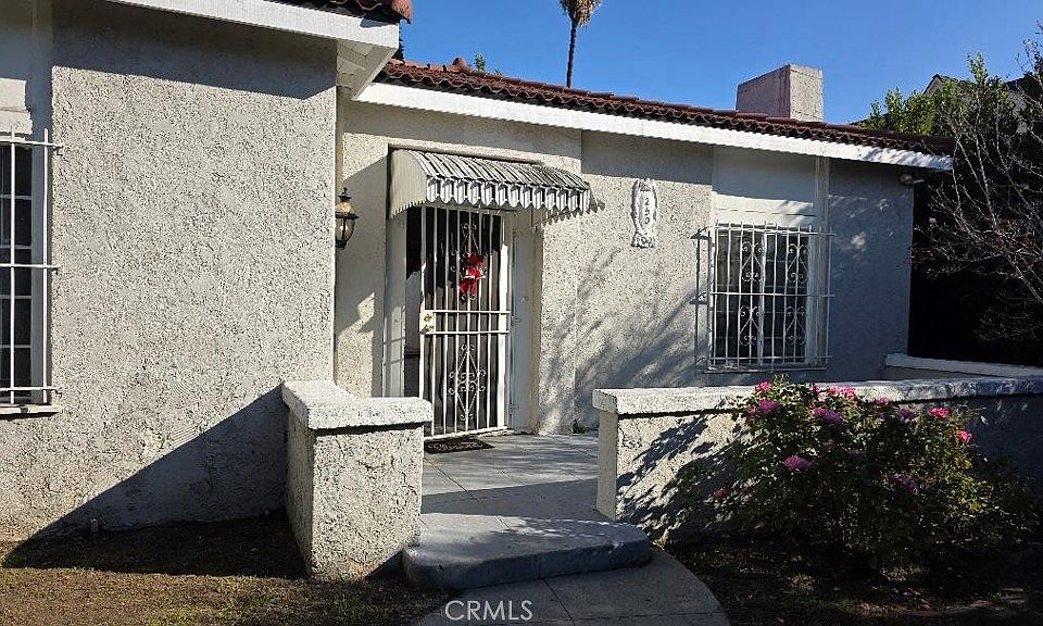 1st image of 250 N Ridgewood Pl