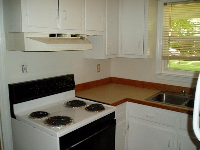 2nd image of 1261 Bamboo Dr