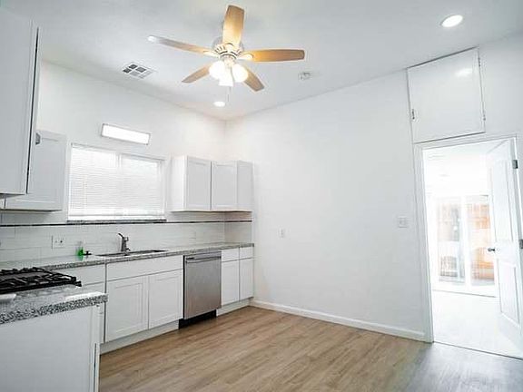 5th image of 3146 E Illinois Ave