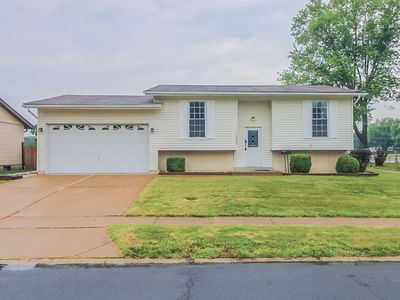 1857 Don Donna Dr, Florissant, MO, 63031