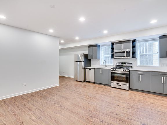 5th image of 2037 N Winchester Ave #1