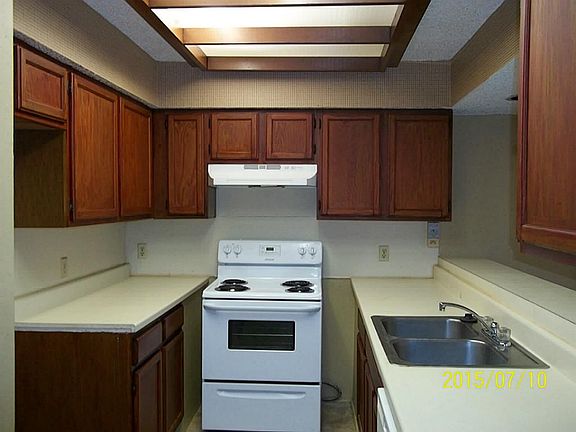 3rd image of 8815 Belle Park Dr