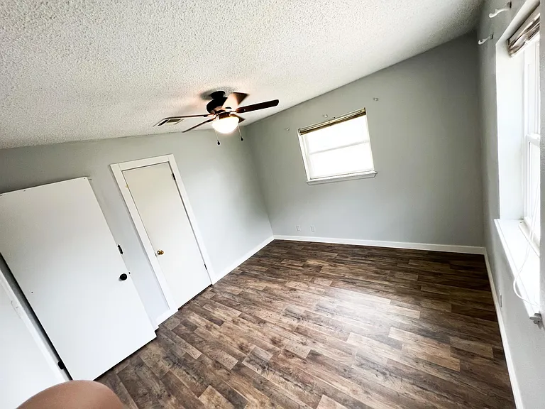 1002 Raleigh Cir — Photo 7