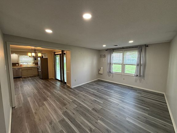 5th image of 13717 Ridgeview Ct