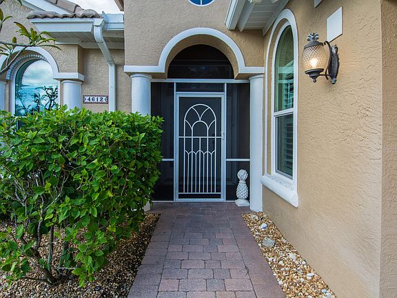 5th image of 4612 NW Royal Oak Dr