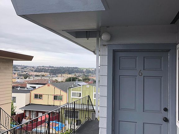2nd image of 860 Hillside Blvd APT 6