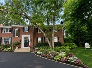 815 Merrill Woods Rd, Hinsdale, IL 60521