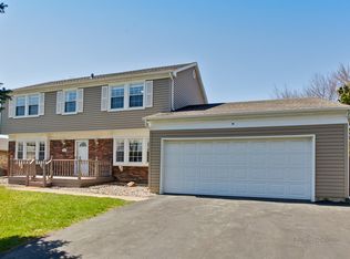 850 Ridgefield Ln, Buffalo Grove, IL 60089