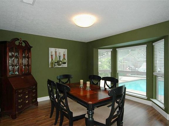 4th image of 1801 Asbury Ln