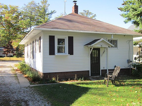 3rd image of 372 N 7th St