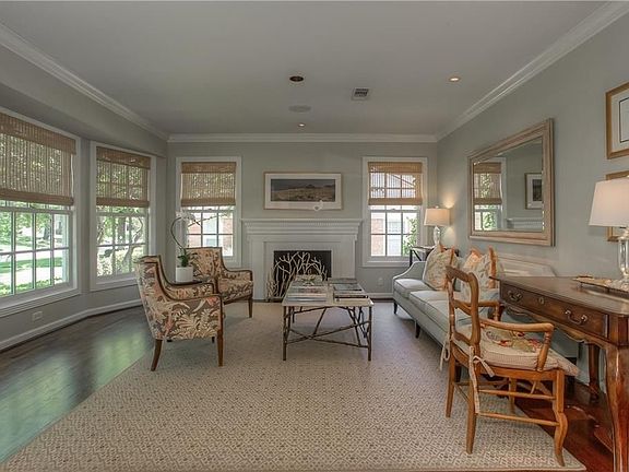 4th image of 129 Williamsburg Ln