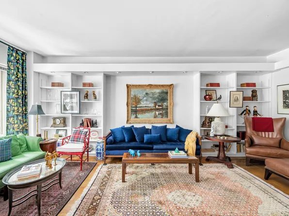 36 Sutton Place South image 2 of 9